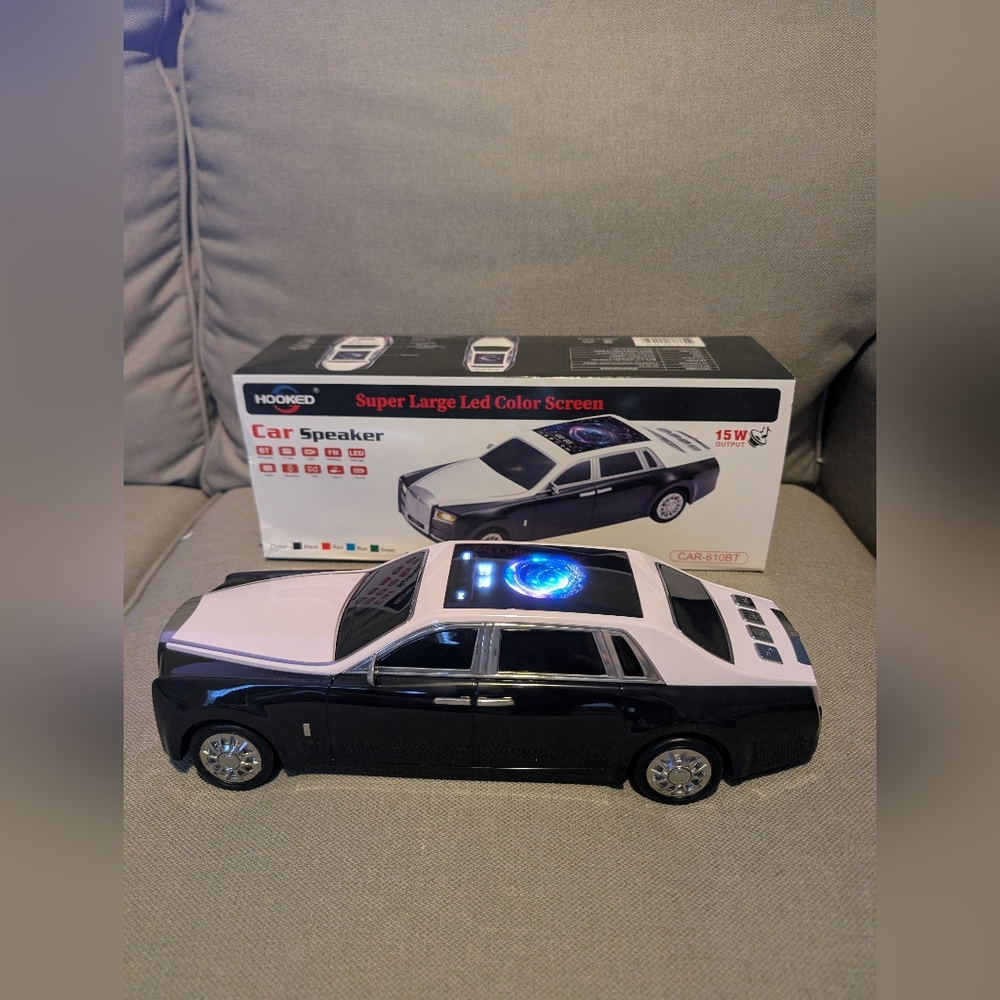 Car Speaker With Super Large LED Color Screen